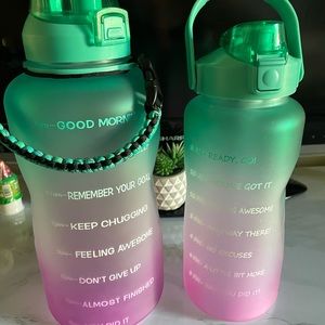 2 Measurable water bottles
